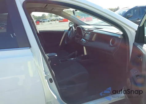 2015 Toyota Rav4 Xle z USA, uszkodzony, nr VIN 2T3WFREV3FW161352